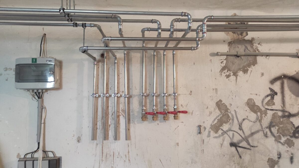 Kotelna z materiálu c-steel